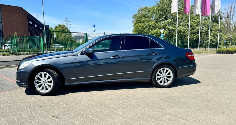 Mercedes-Benz Klasa E cena 52500 przebieg: 259500, rok produkcji 2012 z Piaseczno małe 497